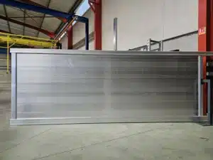Portail coulissant en aluminium vissé